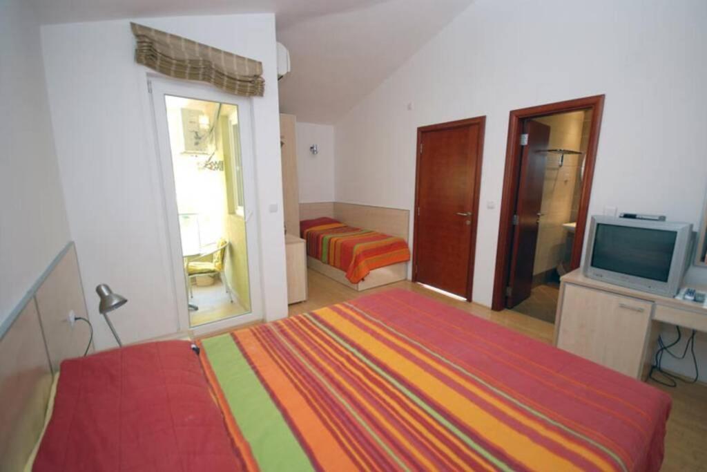 Bmv Room For 2-3 With Greenery View Ilha Ilha Sveti Stefan Exterior foto
